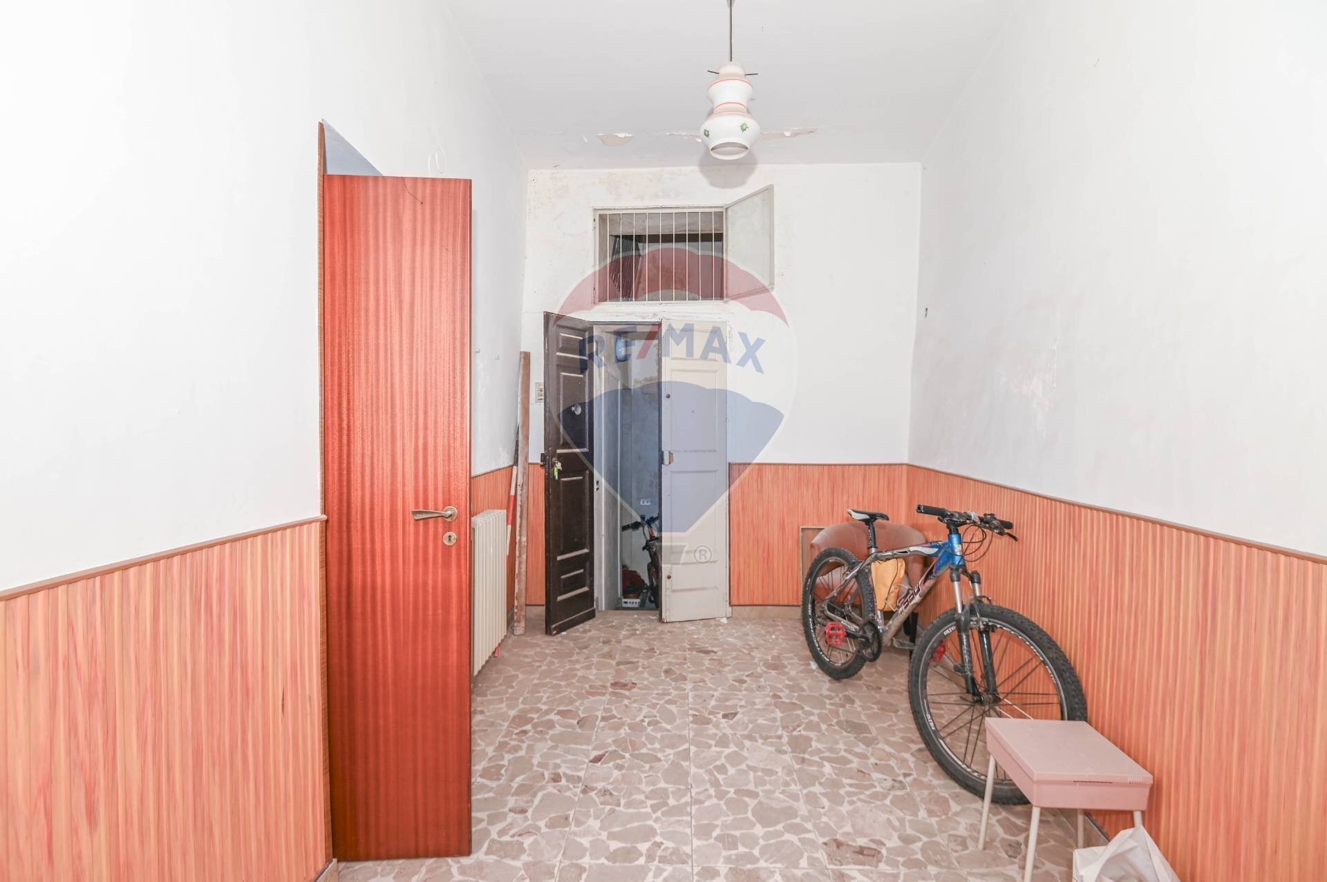 Hall / corridoio - Quadrilocale VIA SS.SALVATORE
 
47, Caltagirone - foto 3