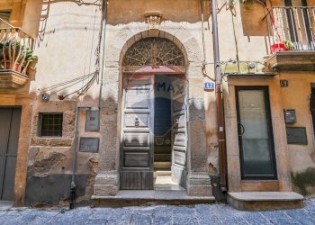 Edificio all\'aperto - Quadrilocale VIA SS.SALVATORE
 
47, Caltagirone - foto 20