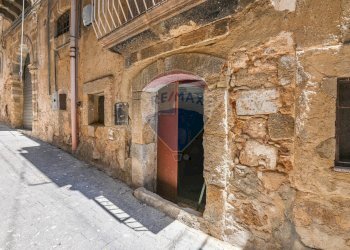 Edificio all\'aperto - Quadrilocale VIA SS.SALVATORE
 
47, Caltagirone - foto 42