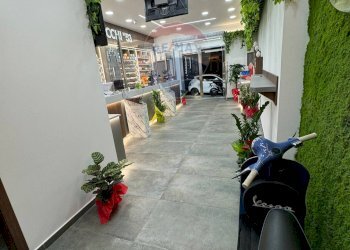 Terrazza - Attività Commerciale Piazza Crocifisso Maiorana
 
8, Catania - foto 8