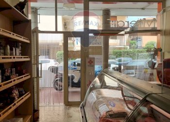 Camera / camera da letto - Commercial Activity Corso San Vito
 
148, Mascalucia - photo 1