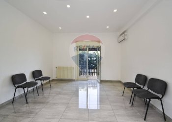 Stanza vuota - Appartamento Via Evangelista Torricelli
 
6, Mascalucia - foto 8