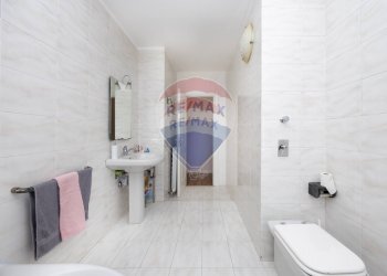 Bagno - Quadrilocale via Cimabue
 
1/B, Pioltello - foto 15