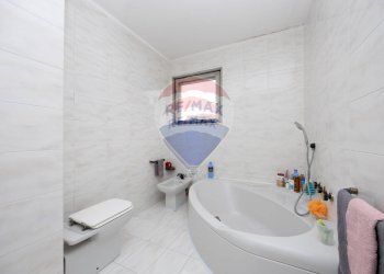 Bagno - Quadrilocale via Cimabue
 
1/B, Pioltello - foto 16