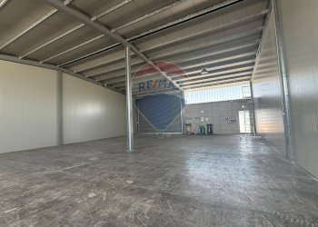 Parcheggio - Shed Strada Provinciale Ceglie Valenzano
64, Bari - photo 4