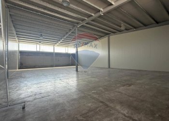 Parcheggio - Shed Strada Provinciale Ceglie Valenzano
64, Bari - photo 8