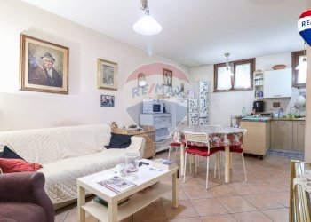Sala da pranzo - Appartamento VIA BRONTE
 
109, Roma - foto 12