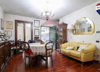 Sala da pranzo - Appartamento VIA BRONTE
 
109, Roma - foto 22