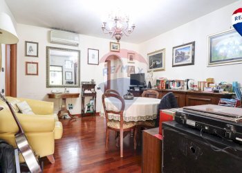 Sala da pranzo - Appartamento VIA BRONTE
 
109, Roma - foto 24