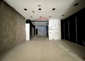 Non correlato - Locale Commerciale Via Attilio Barbarulo, Nocera Inferiore - foto 3