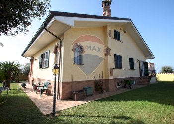 Casa all\'aperto - Villa Via Colle Oppio
 
19, Anzio - foto 1