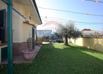 Giardino - Villa Via Colle Oppio
 
19, Anzio - foto 7