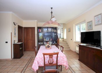 Sala da pranzo - Villa Via Colle Oppio
 
19, Anzio - foto 22