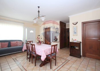 Sala da pranzo - Villa Via Colle Oppio
 
19, Anzio - foto 24