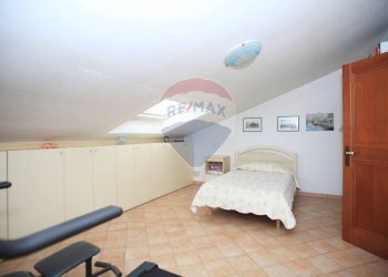 Camera / camera da letto - Villa Via Colle Oppio
 
19, Anzio - foto 52