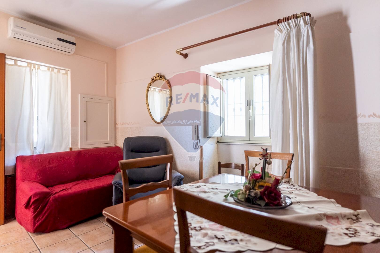 Sala da pranzo - Casa indipendente Piazza Prescimone
 
11, Francavilla di Sicilia - foto 2