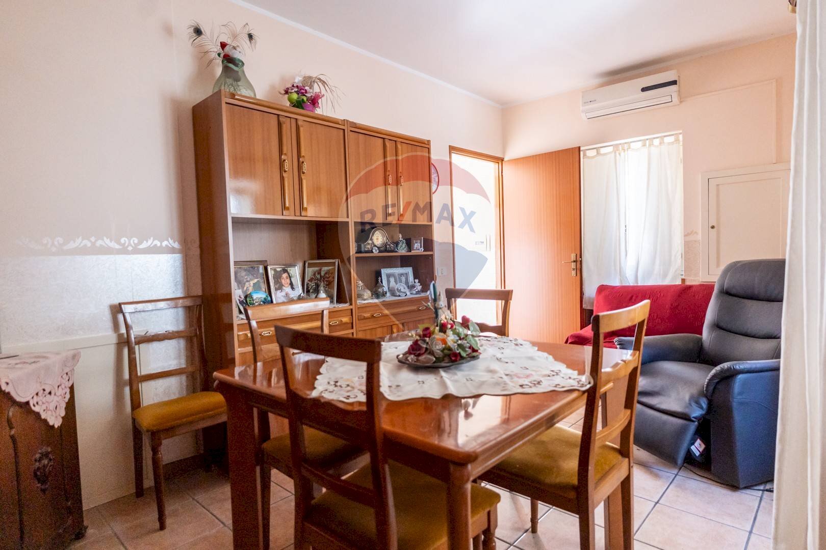 Sala da pranzo - Casa indipendente Piazza Prescimone
 
11, Francavilla di Sicilia - foto 3