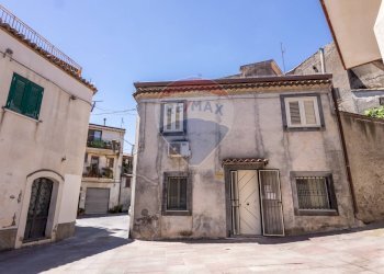 Casa all\'aperto - Casa indipendente Piazza Prescimone
 
11, Francavilla di Sicilia - foto 22