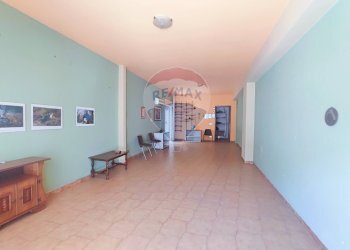 Soggiorno - Ufficio VIA UMBERTO I
 
124, Gaggi - foto 6