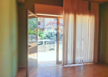 Stanza vuota - Ufficio VIA UMBERTO I
 
124, Gaggi - foto 14