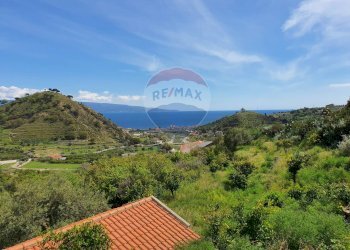 Vista delle montagne - Terreno agricolo CONTRADA REALE VILLAGGIO SANTA MARGHERITA
 
SNC, Messina - foto 18