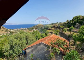 Vista delle montagne - Terreno agricolo CONTRADA REALE VILLAGGIO SANTA MARGHERITA
 
SNC, Messina - foto 35