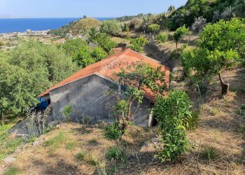 Vista delle montagne - Terreno agricolo CONTRADA REALE VILLAGGIO SANTA MARGHERITA
 
SNC, Messina - foto 38