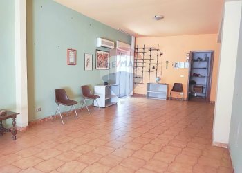 Soggiorno - Locale Commerciale VIA UMBERTO I
 
124, Gaggi - foto 8