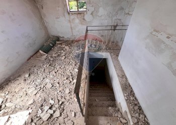 Scale - Independent house Via Franco, Messina - photo 2