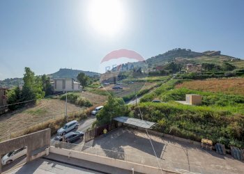 Vista delle montagne - Appartamento Via Leonardo da Vinci
 
7, Enna - foto 17