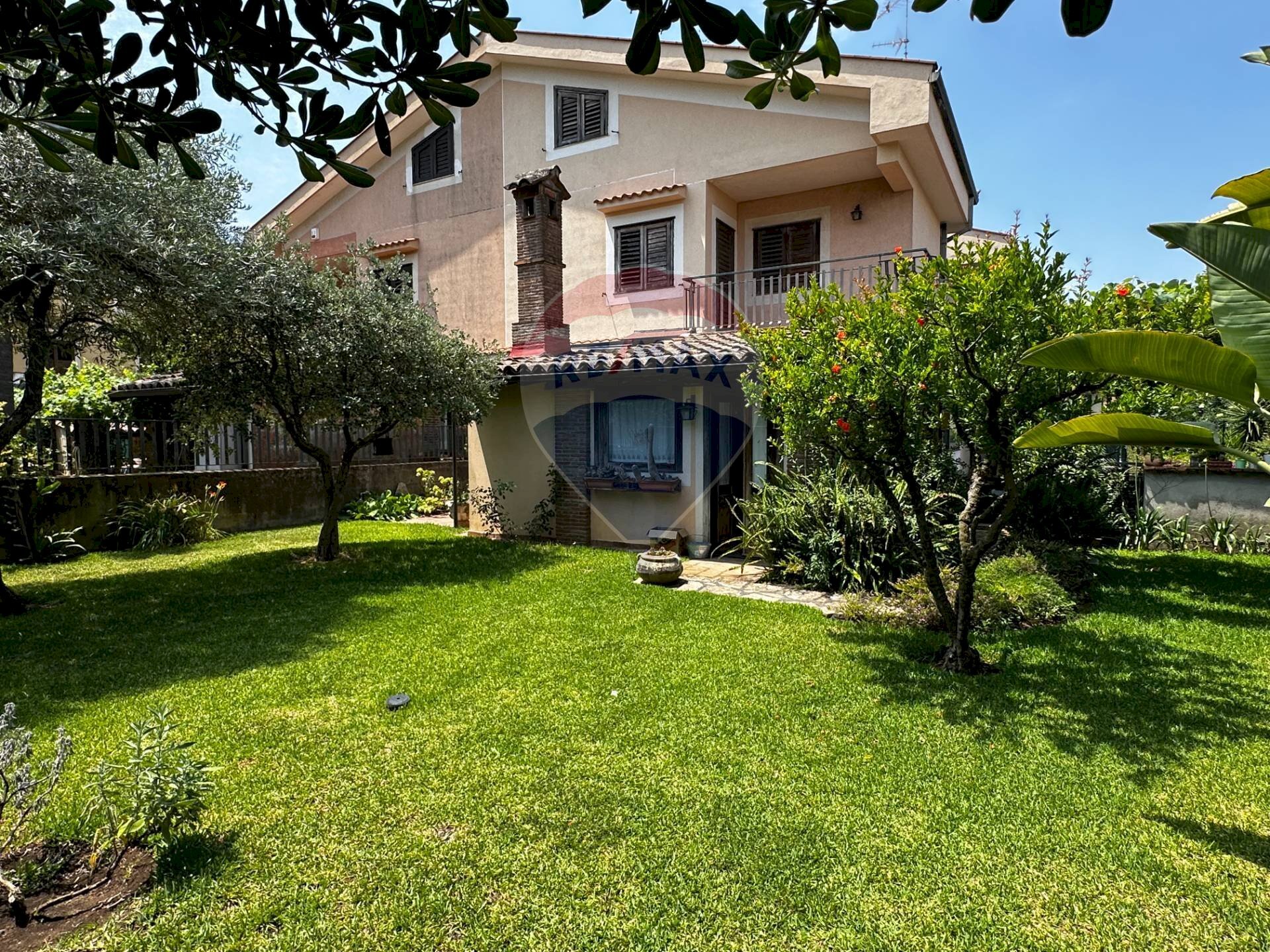 Casa all\'aperto - Semi-detached house VIA SEMINARA, Valverde - photo 1