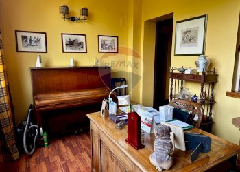 Camera / camera da letto - Casa semi indipendente VIA SEMINARA, Valverde - foto 9