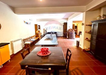 Sala da pranzo - Casa semi indipendente VIA SEMINARA, Valverde - foto 27