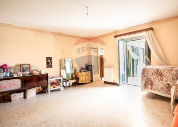 Soggiorno - Casa indipendente Vicolo Soldato Leone Alfio
 
11, Aci Bonaccorsi - foto 11