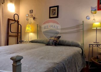 Camera / camera da letto - Casa indipendente Via Placido Fiore
 
21, Montalbano Elicona - foto 15