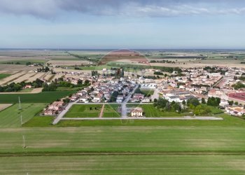 Vista dell\'acqua - Terreno edificabile Via Alcide de Gasperi, Tresignana - foto 2