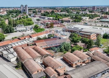 Edificio all\'aperto - Capannone Via Bongiovanni
24, Ferrara - foto 1