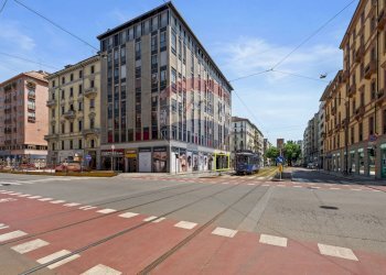 Edificio all\'aperto - Locale Commerciale Piazza Santa Francesca Romana
 
3, Milano - foto 1