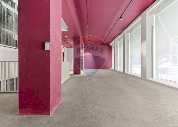 Hall / corridoio - Locale Commerciale Piazza Santa Francesca Romana
 
3, Milano - foto 4