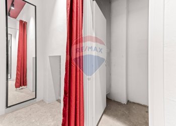 Hall / corridoio - Locale Commerciale Piazza Santa Francesca Romana
 
3, Milano - foto 11