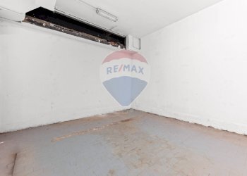 Stanza vuota - Locale Commerciale Piazza Santa Francesca Romana
 
3, Milano - foto 21