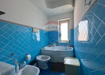 Bagno - Appartamento Via Guido De Ruggiero
 
52, Napoli - foto 26