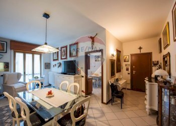 Sala da pranzo - Trilocale Via Roma
 
106, Treviolo - foto 3