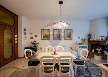 Sala da pranzo - Trilocale Via Roma
 
106, Treviolo - foto 4