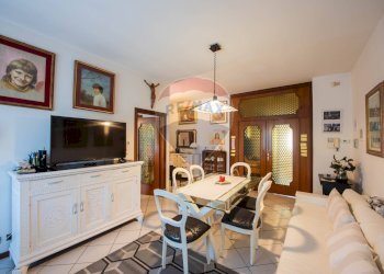 Sala da pranzo - Trilocale Via Roma
 
106, Treviolo - foto 5