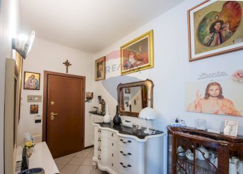 Hall / corridoio - Trilocale Via Roma
 
106, Treviolo - foto 7