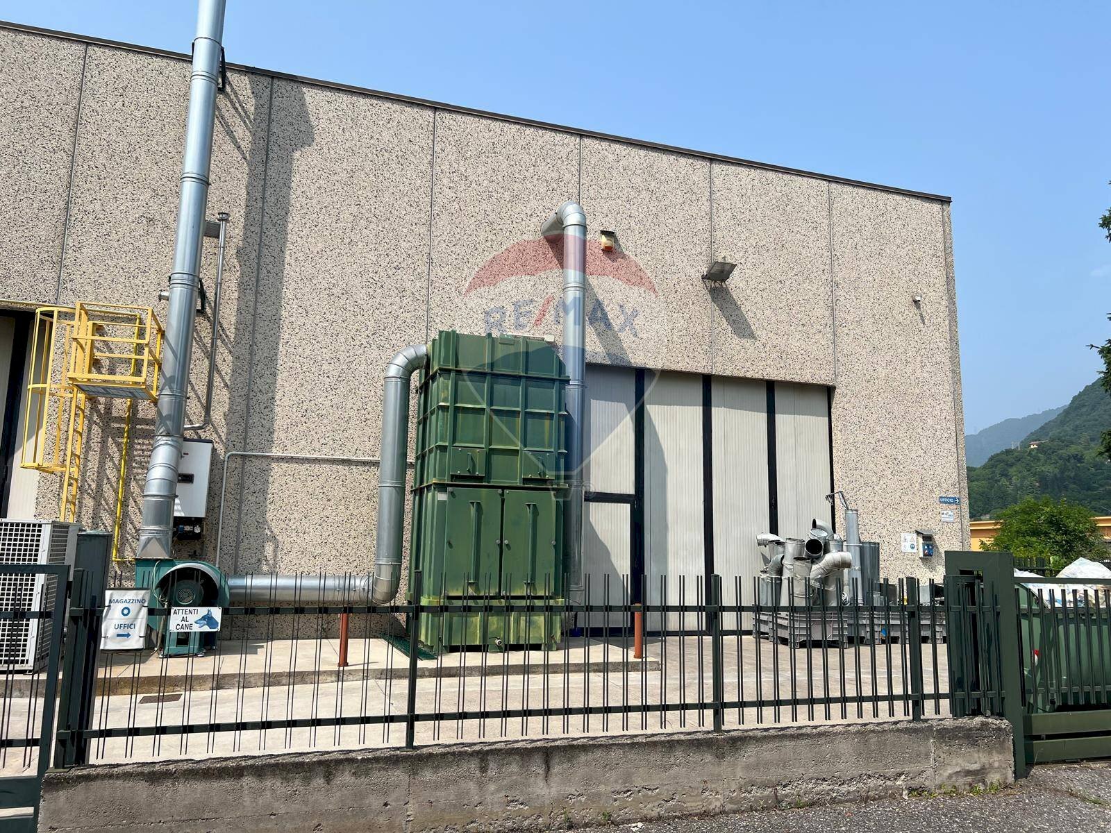 Casa all\'aperto - Capannone via delle industrie
 
24, Casazza - foto 2