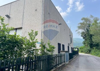 Casa all\'aperto - Capannone via delle industrie
 
24, Casazza - foto 3