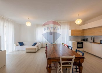 Sala da pranzo - Casa semi indipendente Via COLOMBO
 
11, Treviolo - foto 1