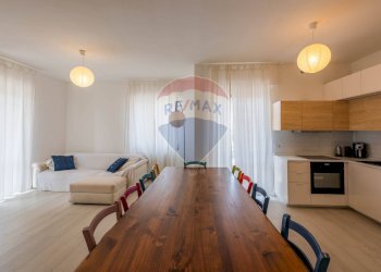 Sala da pranzo - Casa semi indipendente Via COLOMBO
 
11, Treviolo - foto 2